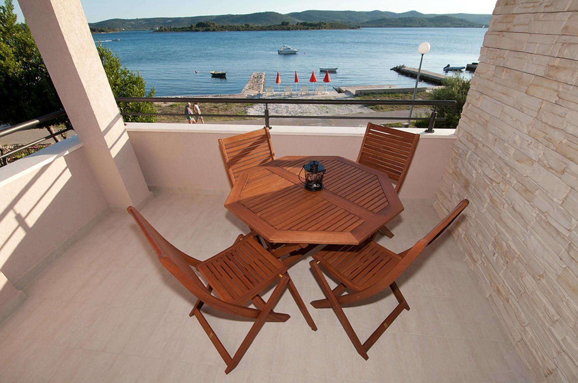 Bonamare Apartments Turanj Exterior photo